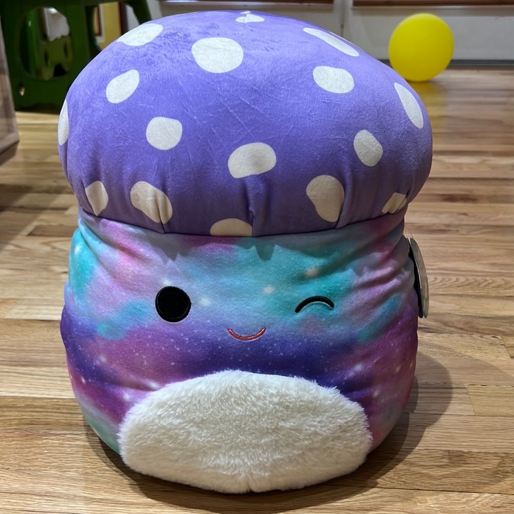 NWT 16” Unai Squishmallow 🍄🌈